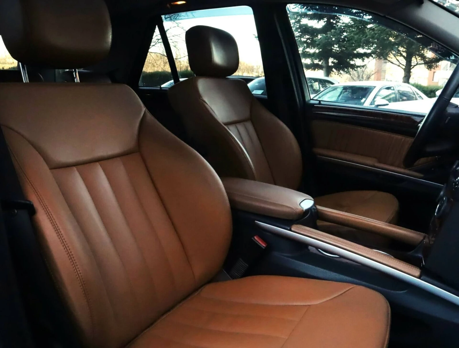 Mercedes-Benz ML 320 4Matic/Kамера/PDC/Harman Kardon/DSR/AirMatic/, снимка 8 - Автомобили и джипове - 53903403