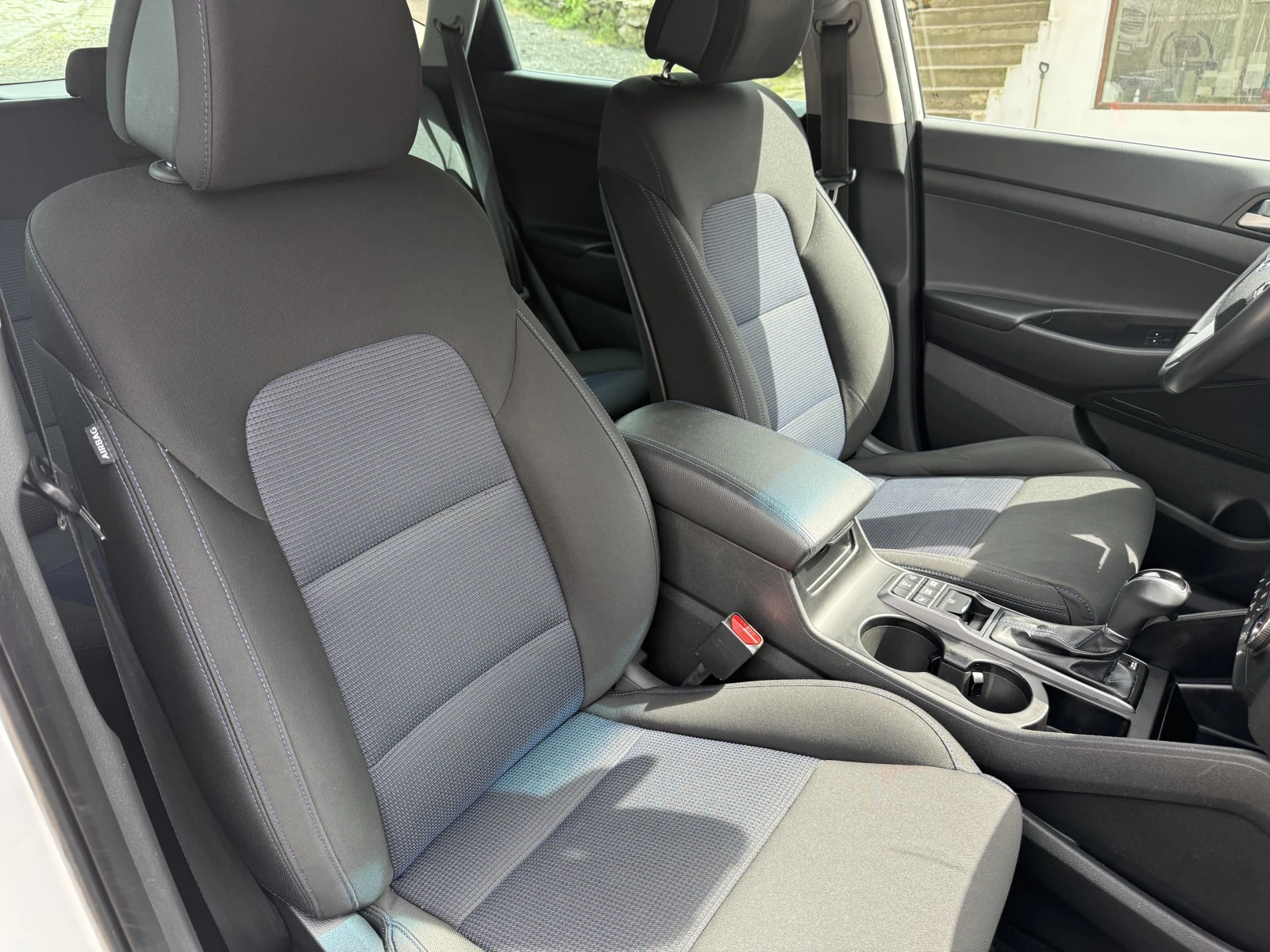 Hyundai Tucson 2.0CRDI AWD., снимка 13 - Автомобили и джипове - 54079068