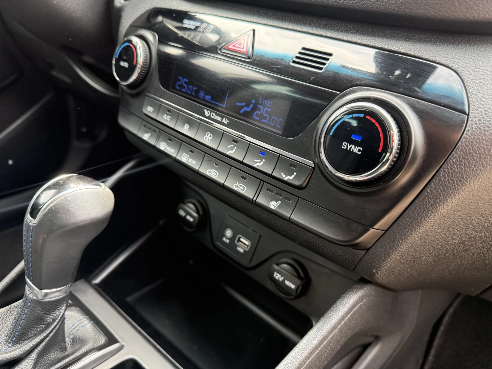 Hyundai Tucson 2.0CRDI AWD., снимка 12 - Автомобили и джипове - 54079068