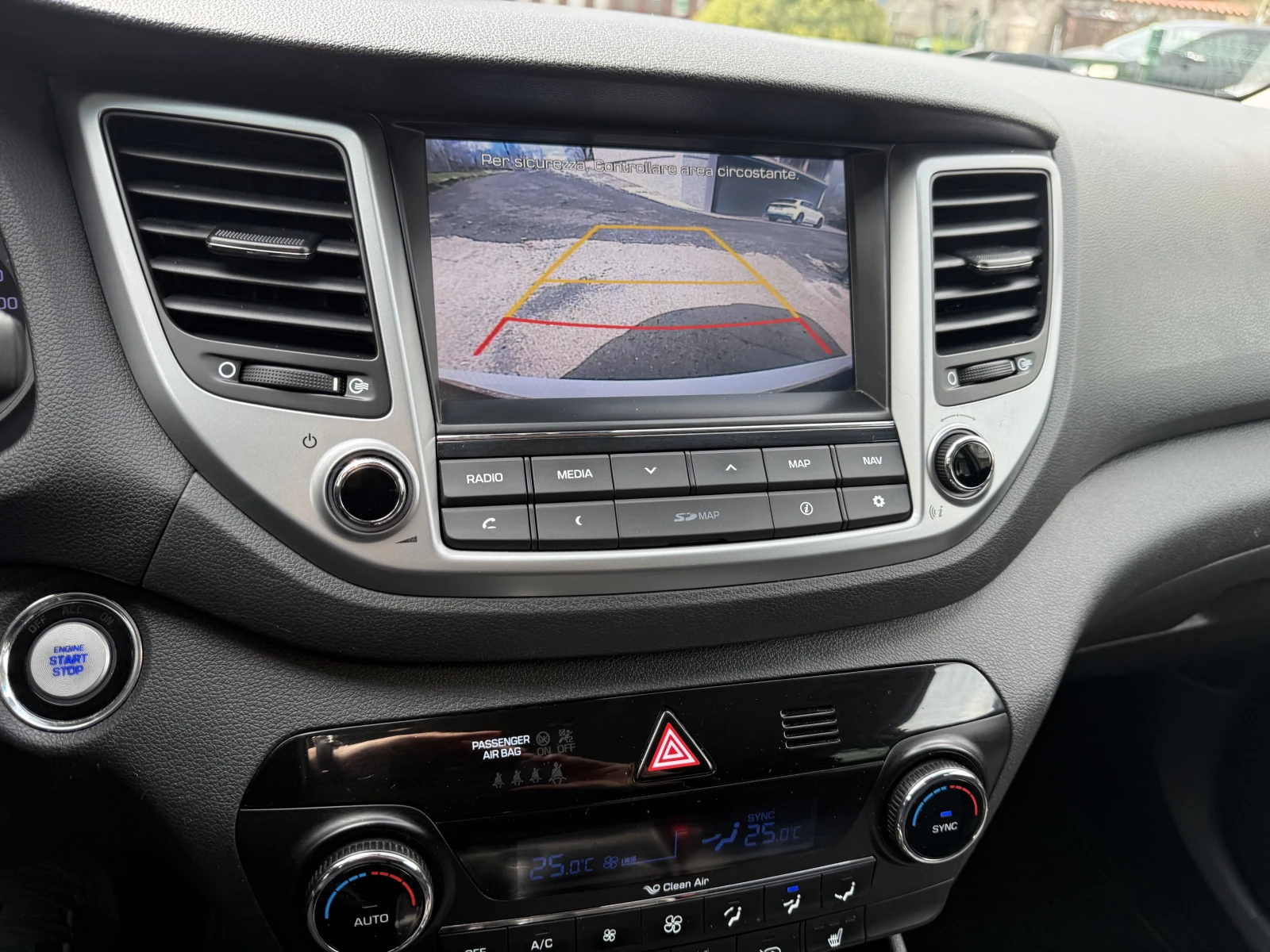 Hyundai Tucson 2.0CRDI AWD., снимка 14 - Автомобили и джипове - 54079068