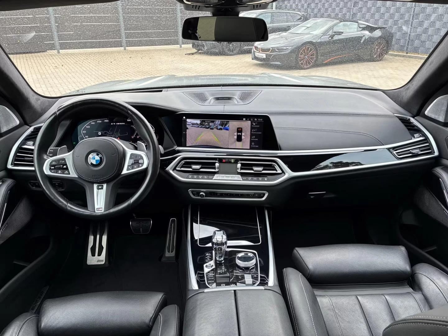 BMW X7 M50i/xDRIVE/530HP/HUD/B&W/PANO/360/632z, снимка 10 - Автомобили и джипове - 55396418