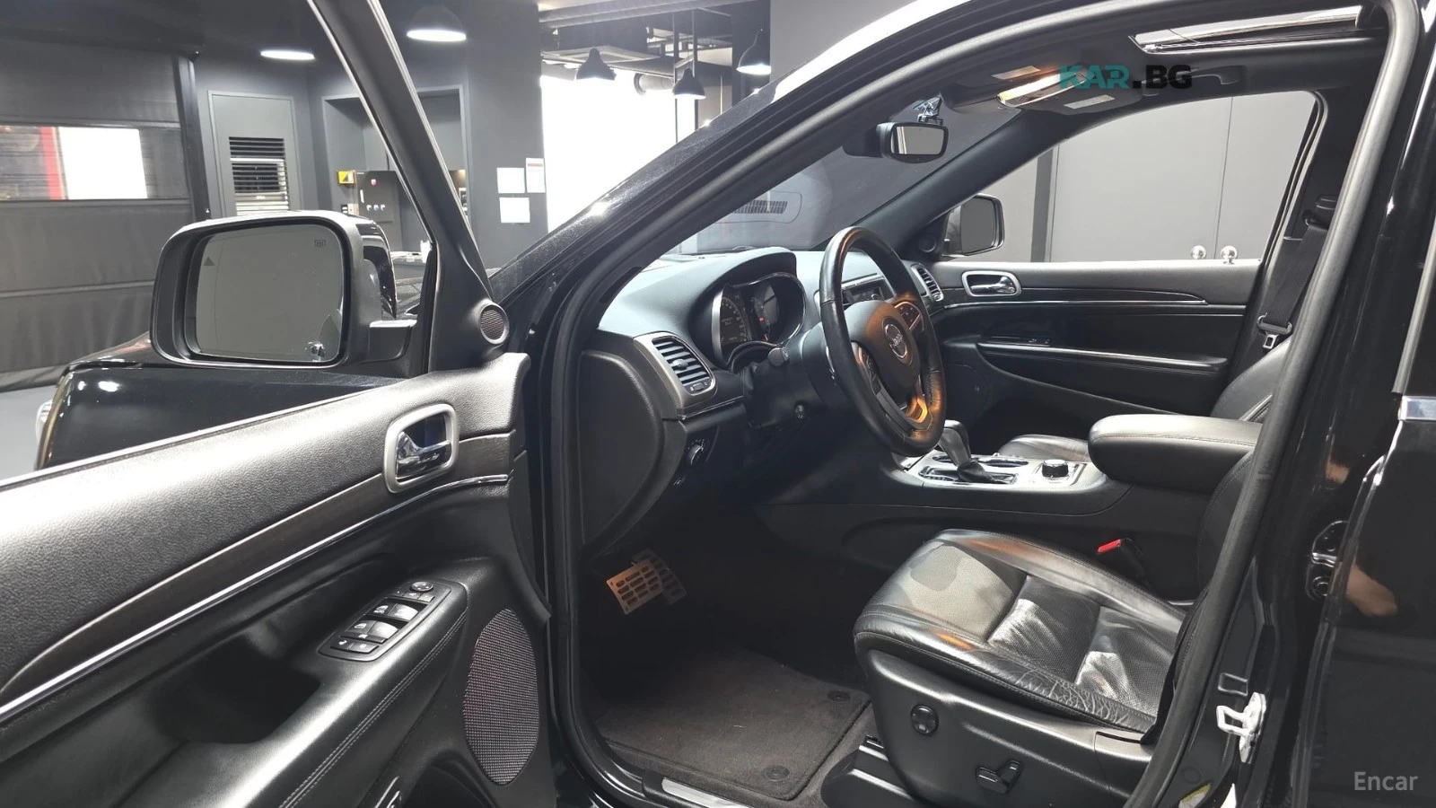Jeep Cherokee 3.6 Limited WK2* КОЖА* ОБДУХВ* ПАНО* НАВИ , снимка 8 - Автомобили и джипове - 55400882