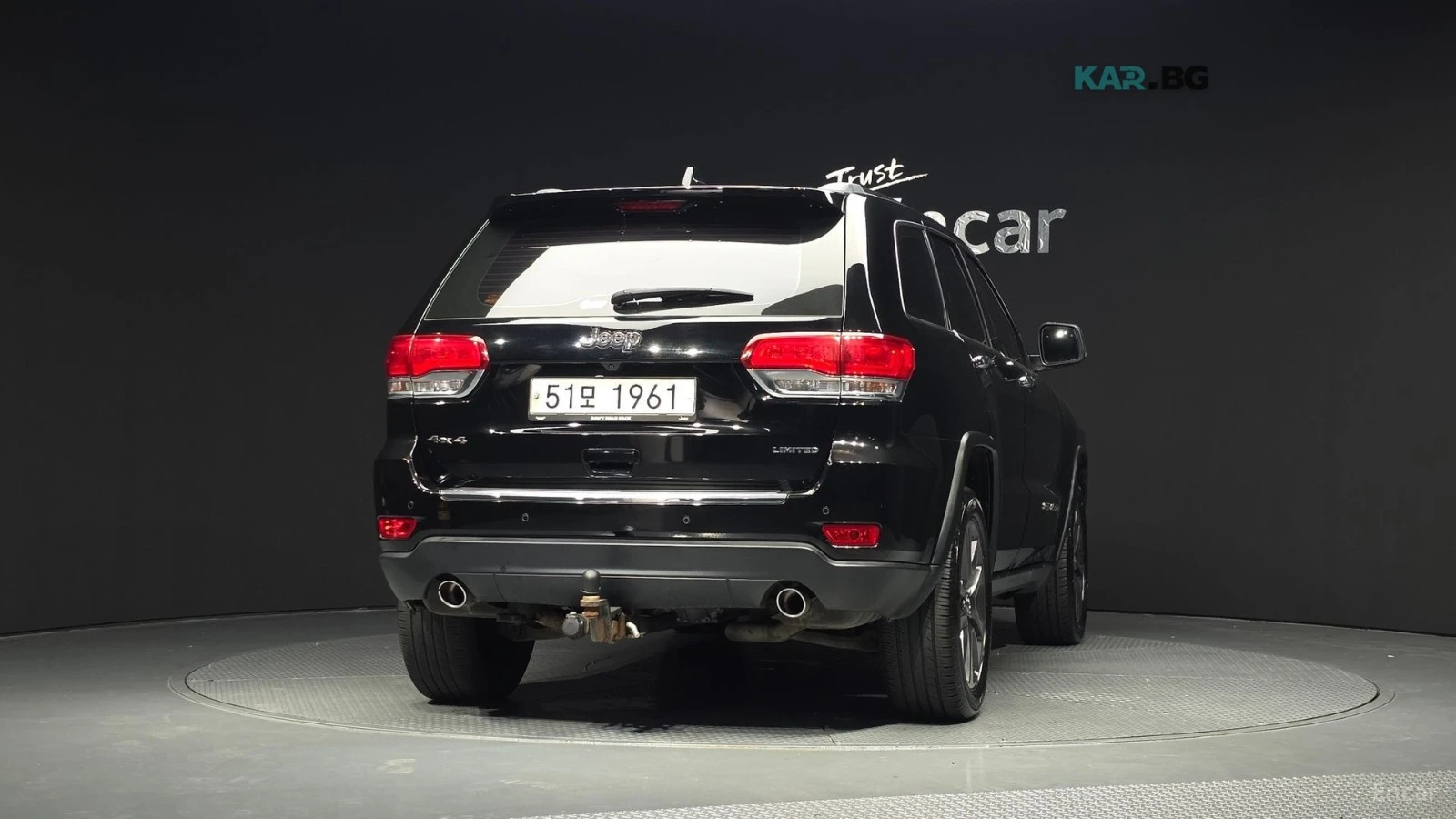 Jeep Cherokee 3.6 Limited WK2* КОЖА* ОБДУХВ* ПАНО* НАВИ , снимка 4 - Автомобили и джипове - 55400882