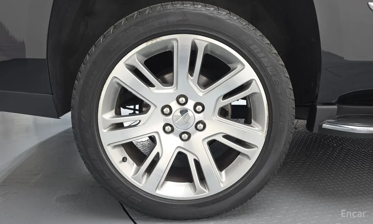 Cadillac Escalade 77ХИЛ КМ* 4 МЕСТА* ОБДУХ.* TV* , снимка 6 - Автомобили и джипове - 55528227