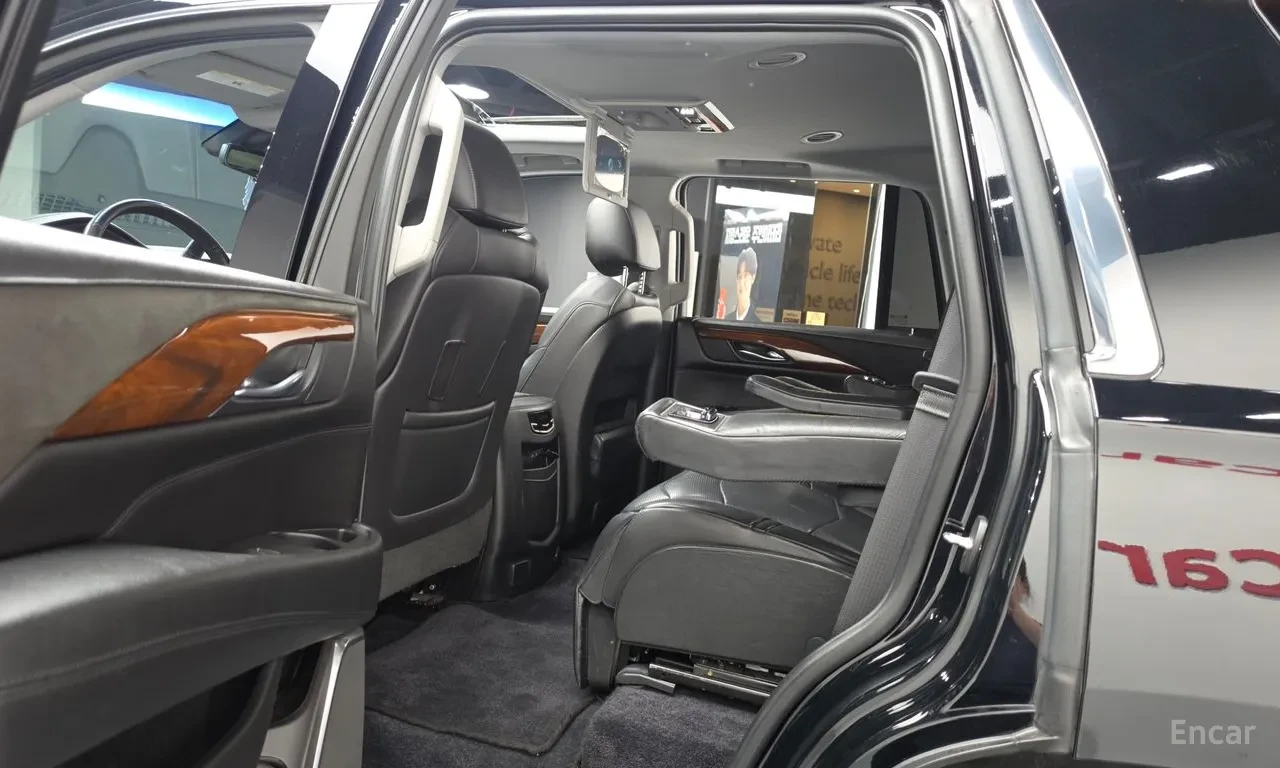 Cadillac Escalade 77ХИЛ КМ* 4 МЕСТА* ОБДУХ.* TV* , снимка 10 - Автомобили и джипове - 55528227