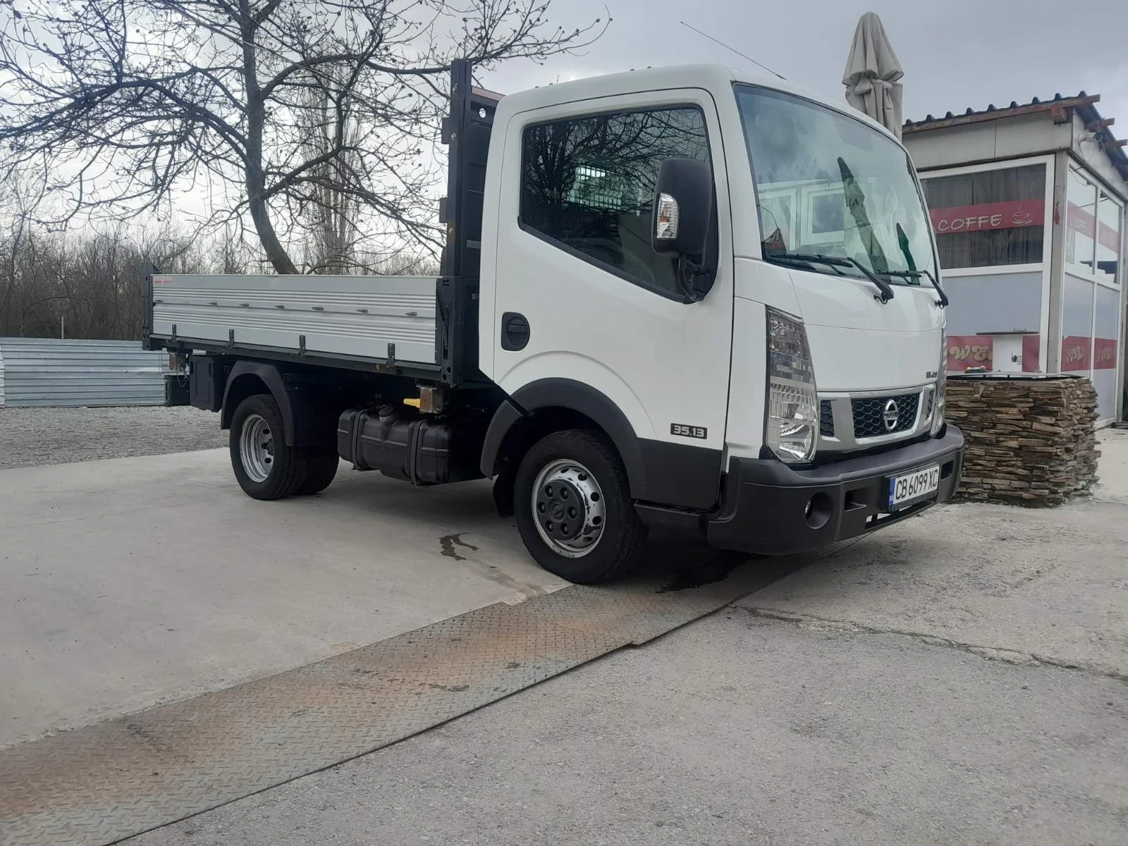 Nissan Capstar NT400 Самосвал 3.5т, снимка 11 - Бусове и автобуси - 56158933
