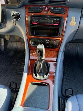 Mercedes-Benz C 180 Kompressor, снимка 17