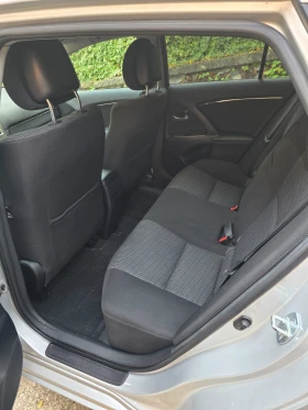 Toyota Avensis Комби, снимка 4