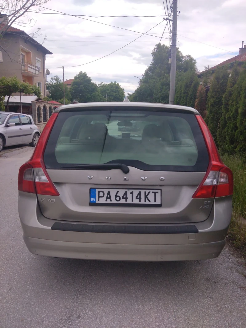 Volvo V70 D5 4x4, снимка 2 - Автомобили и джипове - 52308006