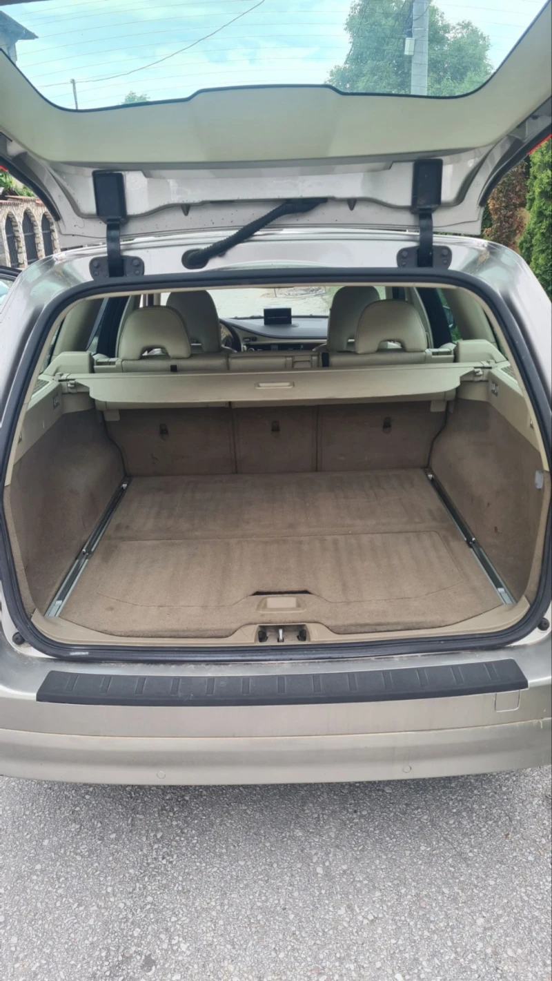 Volvo V70 D5 4x4, снимка 8 - Автомобили и джипове - 52308006