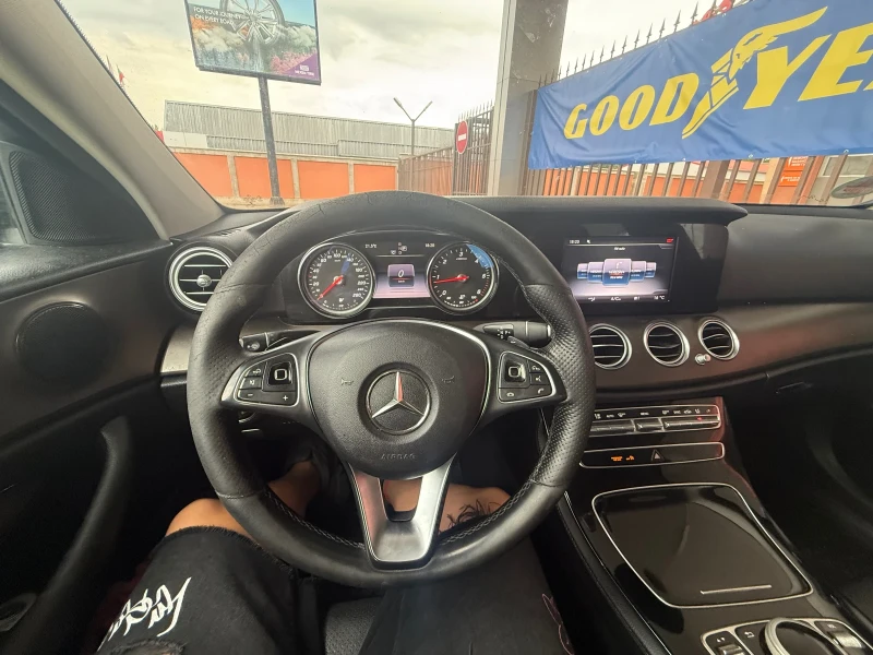 Mercedes-Benz E 220 9G* 2018г* W213* Кожа* Нави* LED* , снимка 10 - Автомобили и джипове - 51514383