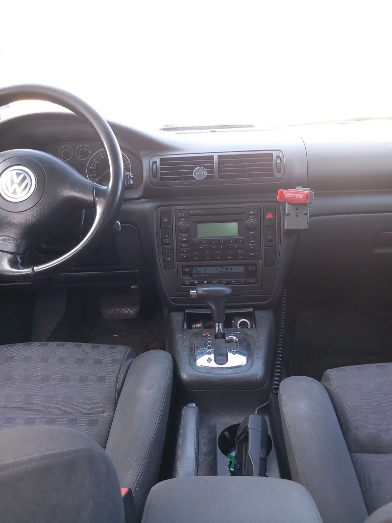 VW Passat, снимка 4 - Автомобили и джипове - 51798943