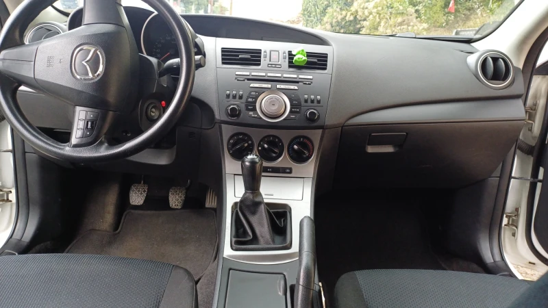 Mazda 3 хечбек, снимка 5 - Автомобили и джипове - 52544235