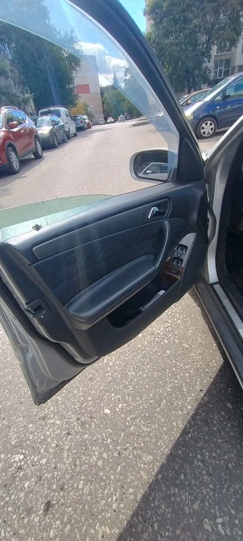 Mercedes-Benz C 180, снимка 12 - Автомобили и джипове - 52018869