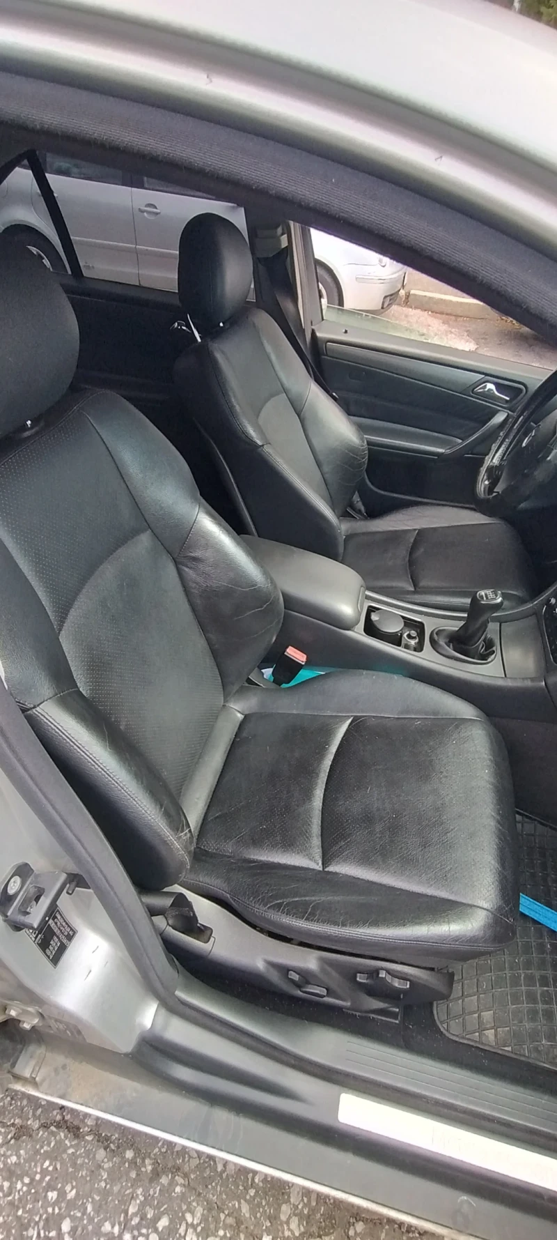 Mercedes-Benz C 180, снимка 10 - Автомобили и джипове - 52018869