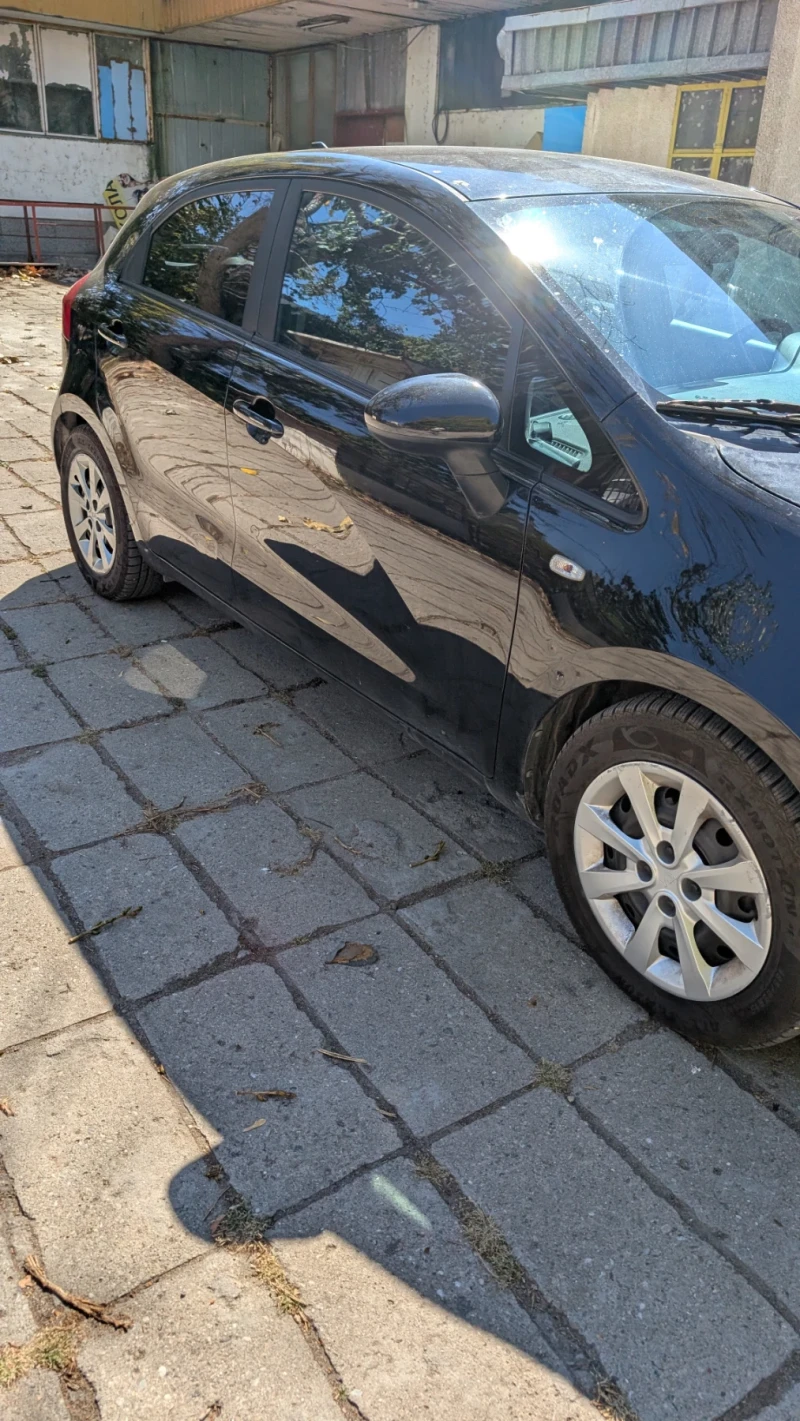 Kia Rio 1.2 фабрична газ, снимка 3 - Автомобили и джипове - 53020561