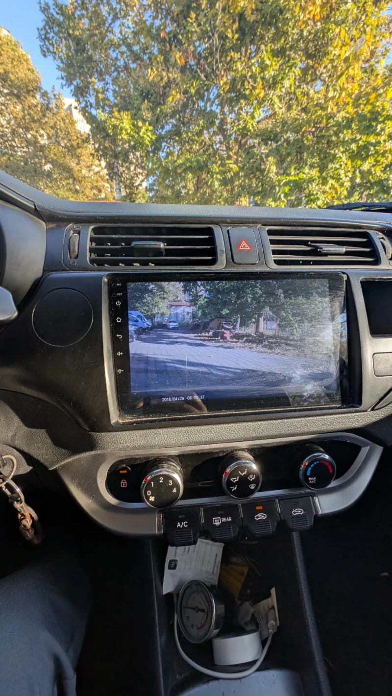 Kia Rio 1.2 фабрична газ, снимка 9 - Автомобили и джипове - 53020561