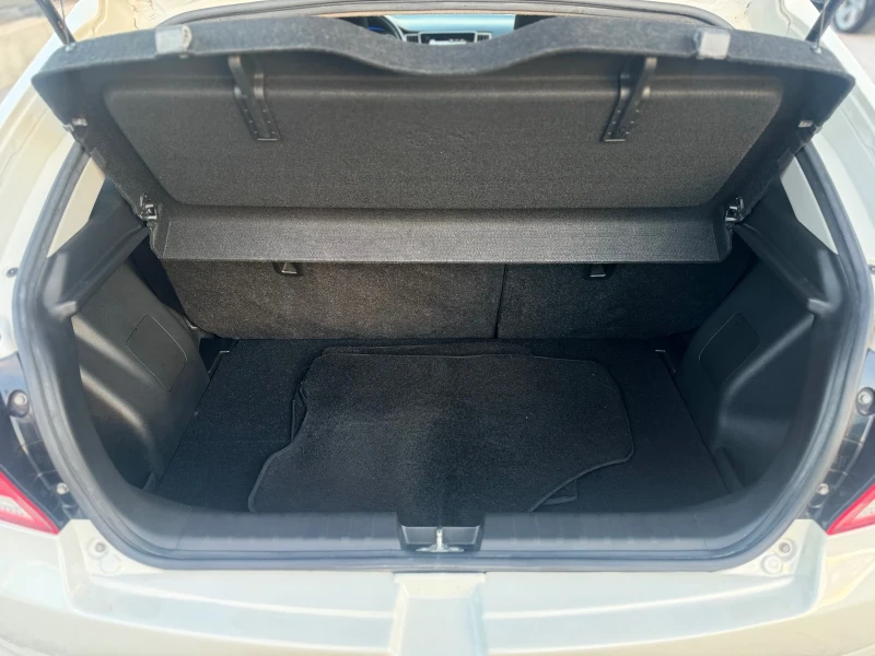 Suzuki Baleno 1.3i AVTOMATIK, снимка 11 - Автомобили и джипове - 52494064