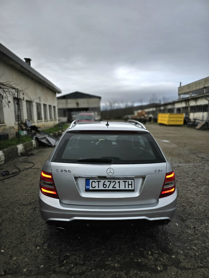 Mercedes-Benz C 250 AMG, снимка 8 - Автомобили и джипове - 52672727