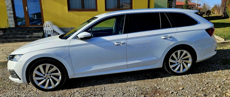 Skoda Octavia IV, снимка 4 - Автомобили и джипове - 52707945