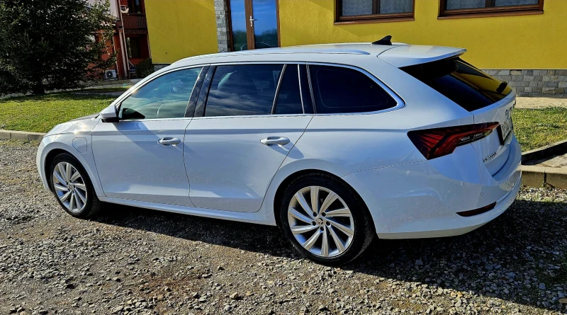 Skoda Octavia IV, снимка 5 - Автомобили и джипове - 52707945