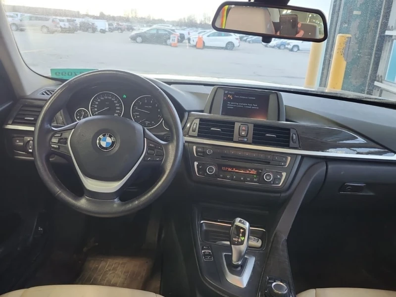 BMW 320 * 320I XDRIVE * CARFAX * БЕЗ ПЪРВОНАЧАЛНА ВНОСКА, снимка 10 - Автомобили и джипове - 52724936