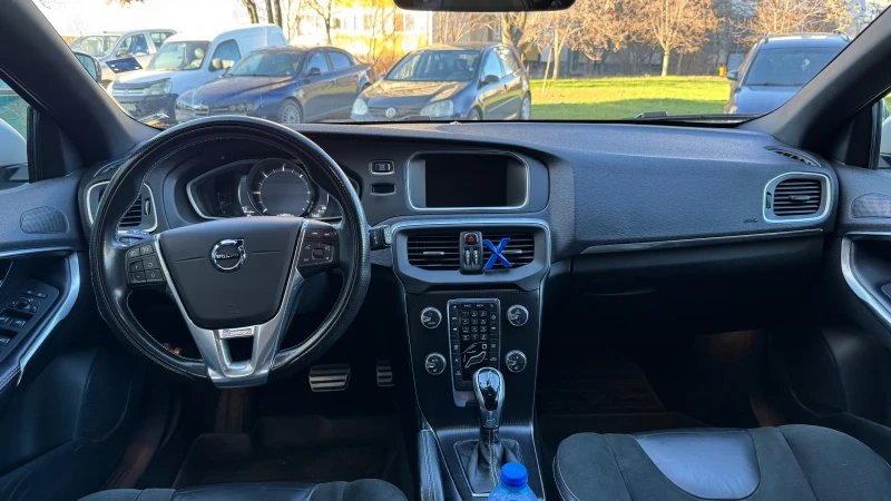Volvo V40 D2, снимка 4 - Автомобили и джипове - 52928420