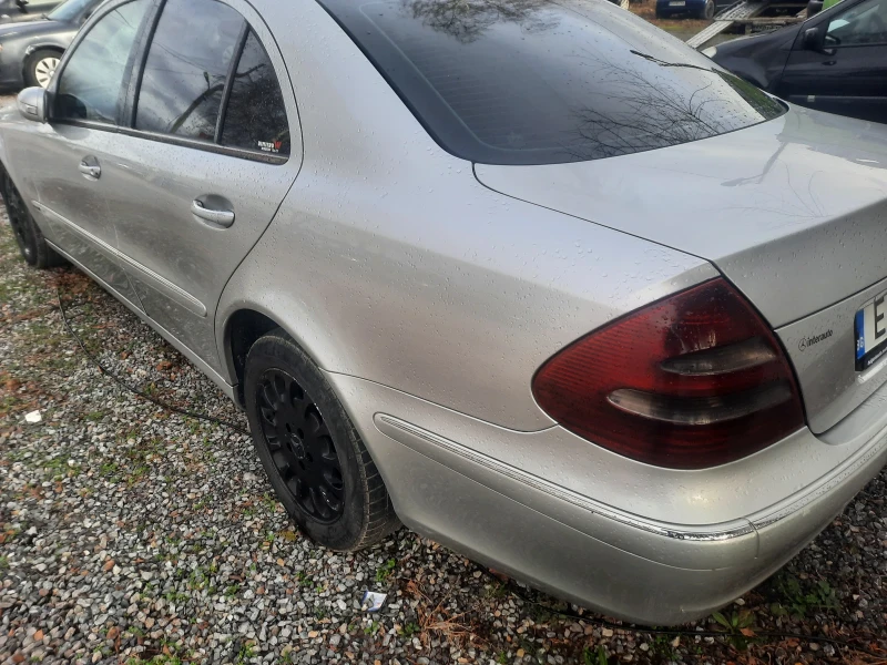 Mercedes-Benz E 220 2004, снимка 7 - Автомобили и джипове - 53028798