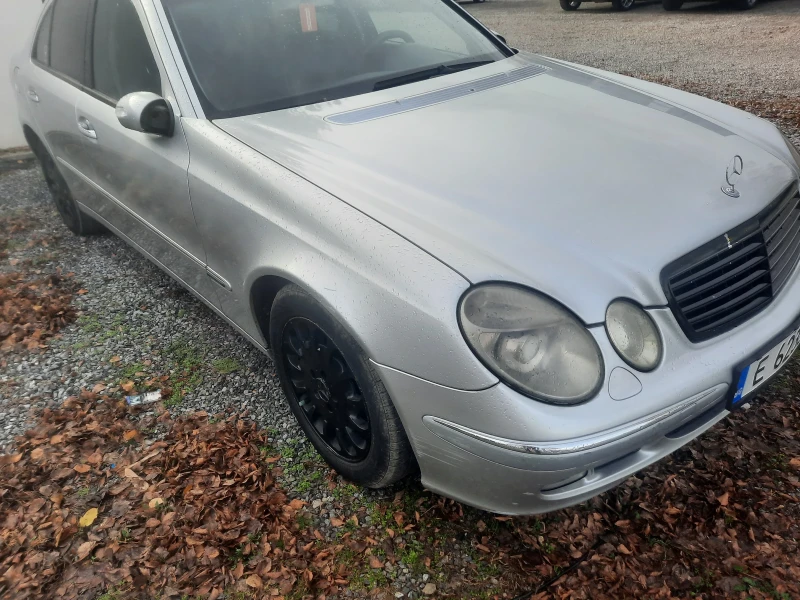 Mercedes-Benz E 220 2004, снимка 3 - Автомобили и джипове - 53028798