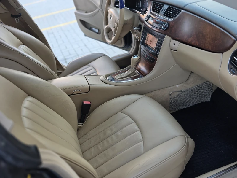 Mercedes-Benz CLS 320 3.2 CDI, снимка 15 - Автомобили и джипове - 53077633