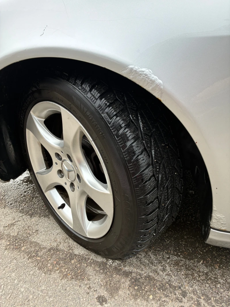 Mercedes-Benz C 220 Coupe, снимка 8 - Автомобили и джипове - 53597674