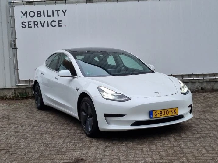 Tesla Model 3 SR+ , снимка 2 - Автомобили и джипове - 48749534