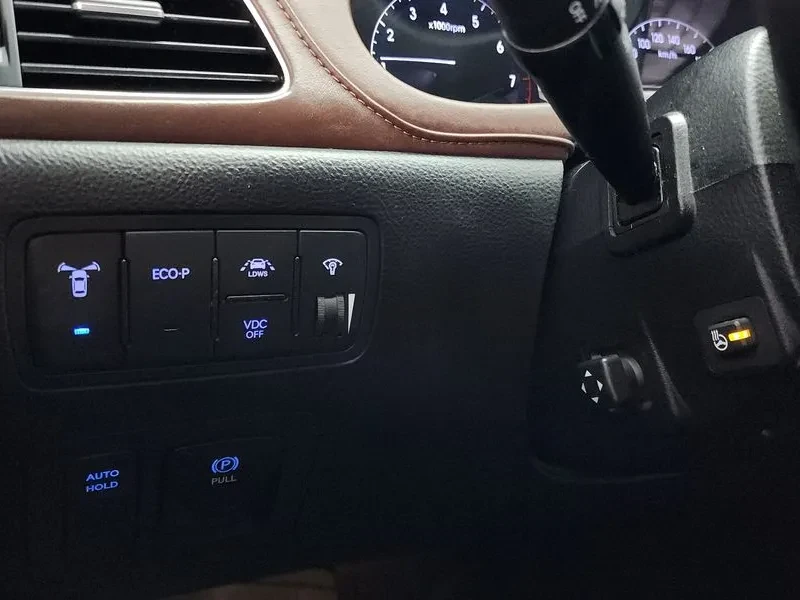 Hyundai Genesis 3.3, снимка 17 - Автомобили и джипове - 54615975