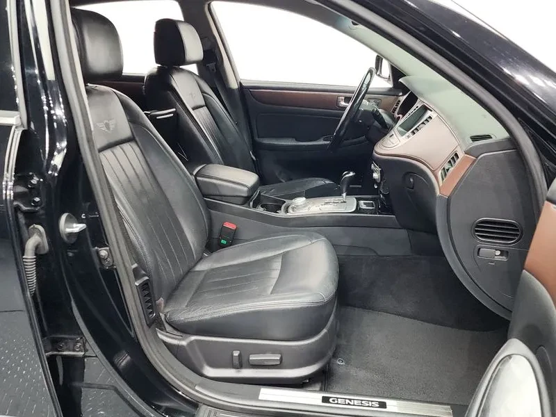 Hyundai Genesis 3.3, снимка 11 - Автомобили и джипове - 54615975