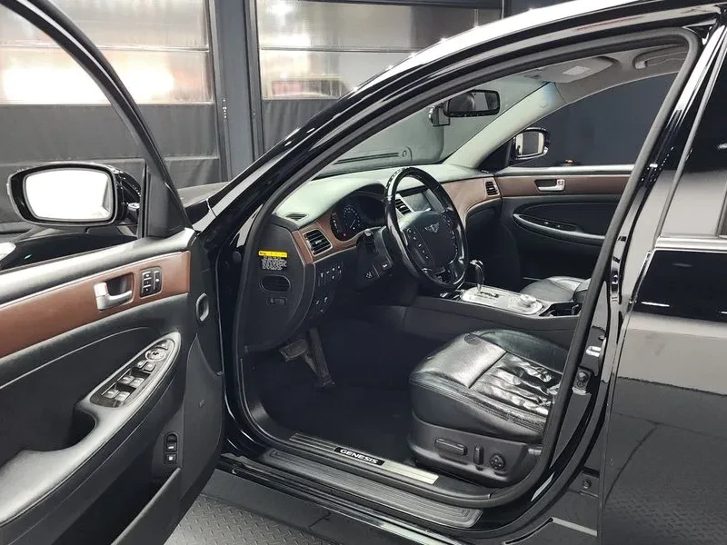 Hyundai Genesis 3.3, снимка 10 - Автомобили и джипове - 54615975
