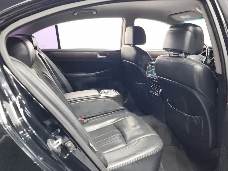 Hyundai Genesis 3.3, снимка 12 - Автомобили и джипове - 54615975