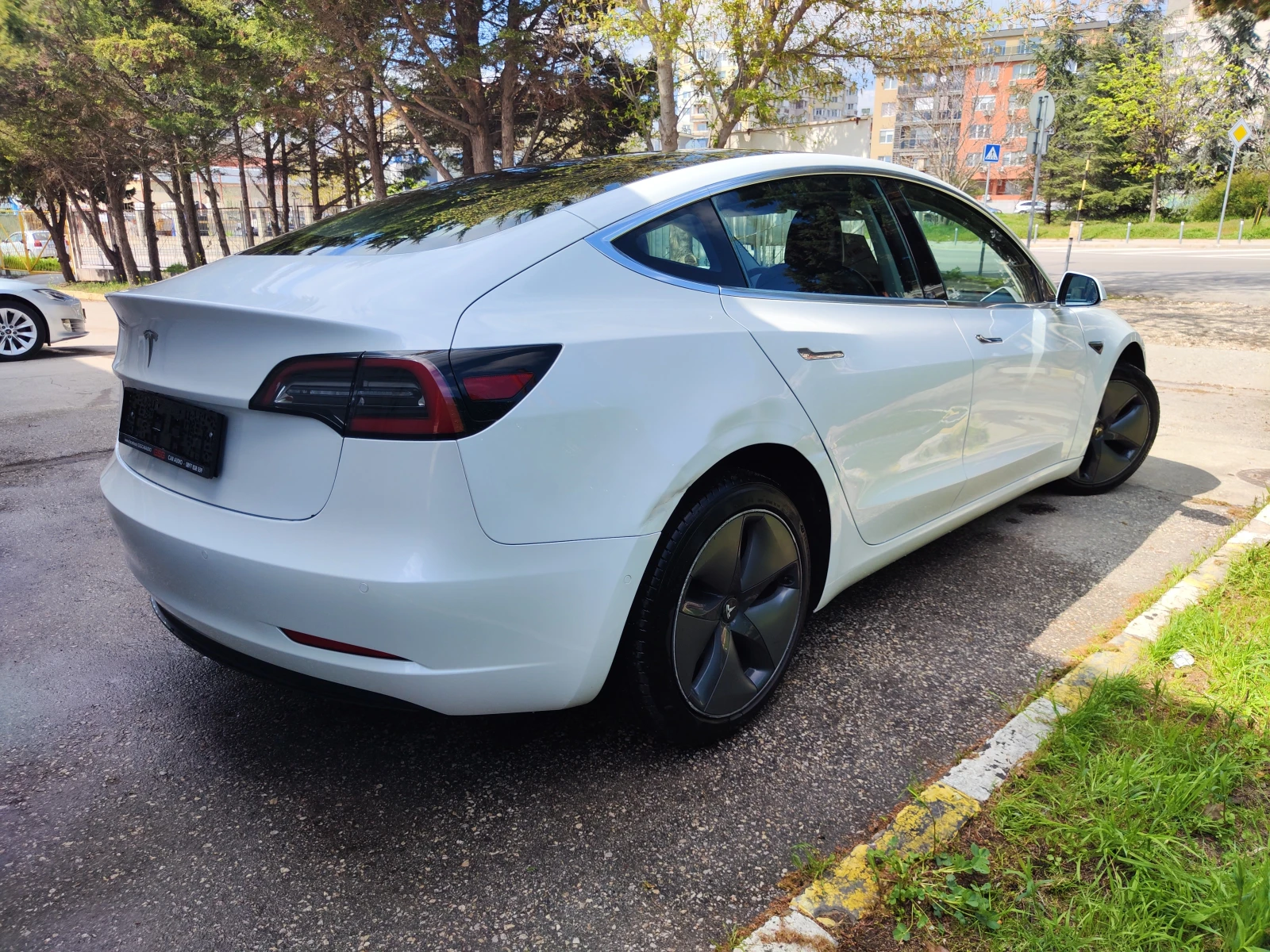 Tesla Model 3 Standart Range Plus - изображение 4