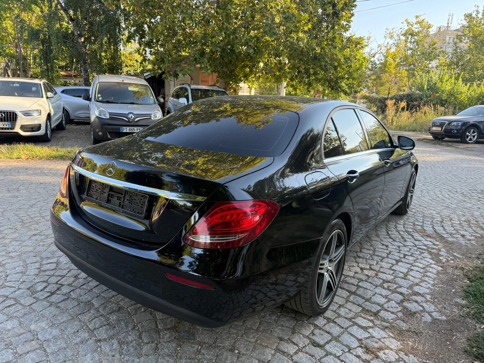 Mercedes-Benz E 220 9G* Кожа* Нави* LED* ВИДЕО - изображение 7