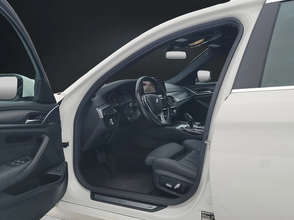 BMW 530 i xDrive 2022 * CARFAX * БЕЗ ПЪРВОНАЧАЛНА ВНОСКА - изображение 8