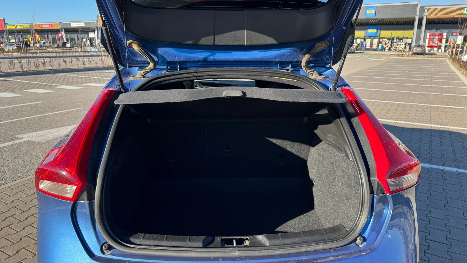 Volvo V40 D2 - изображение 5