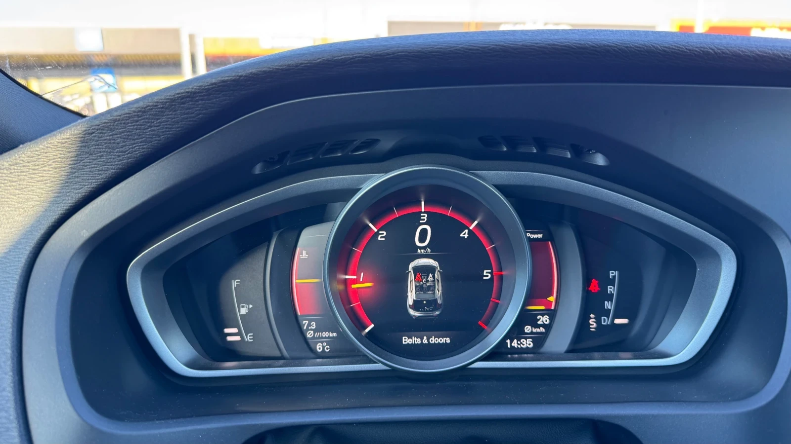 Volvo V40 D2 - изображение 4