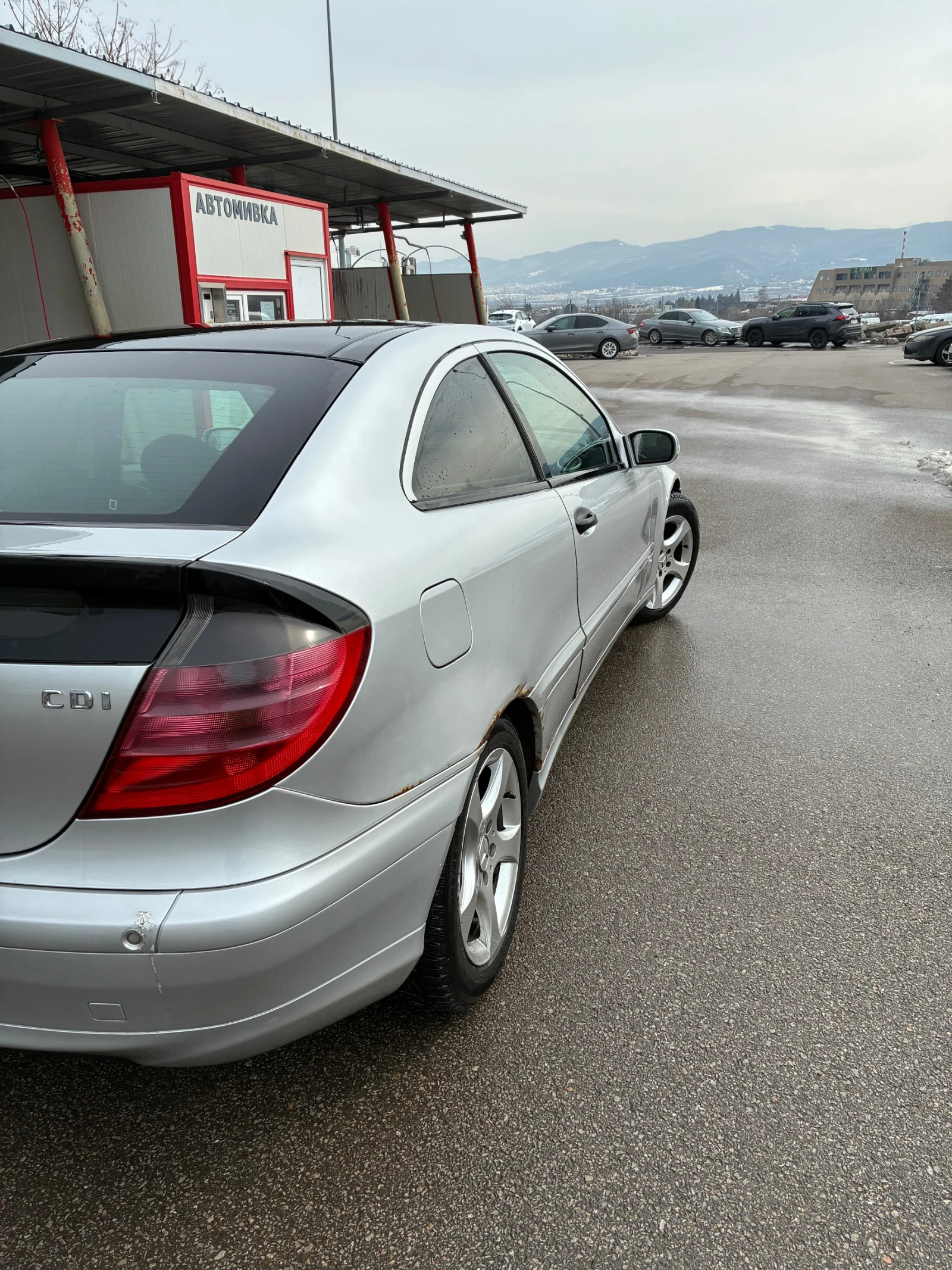 Mercedes-Benz C 220 Coupe, снимка 4 - Автомобили и джипове - 53597674