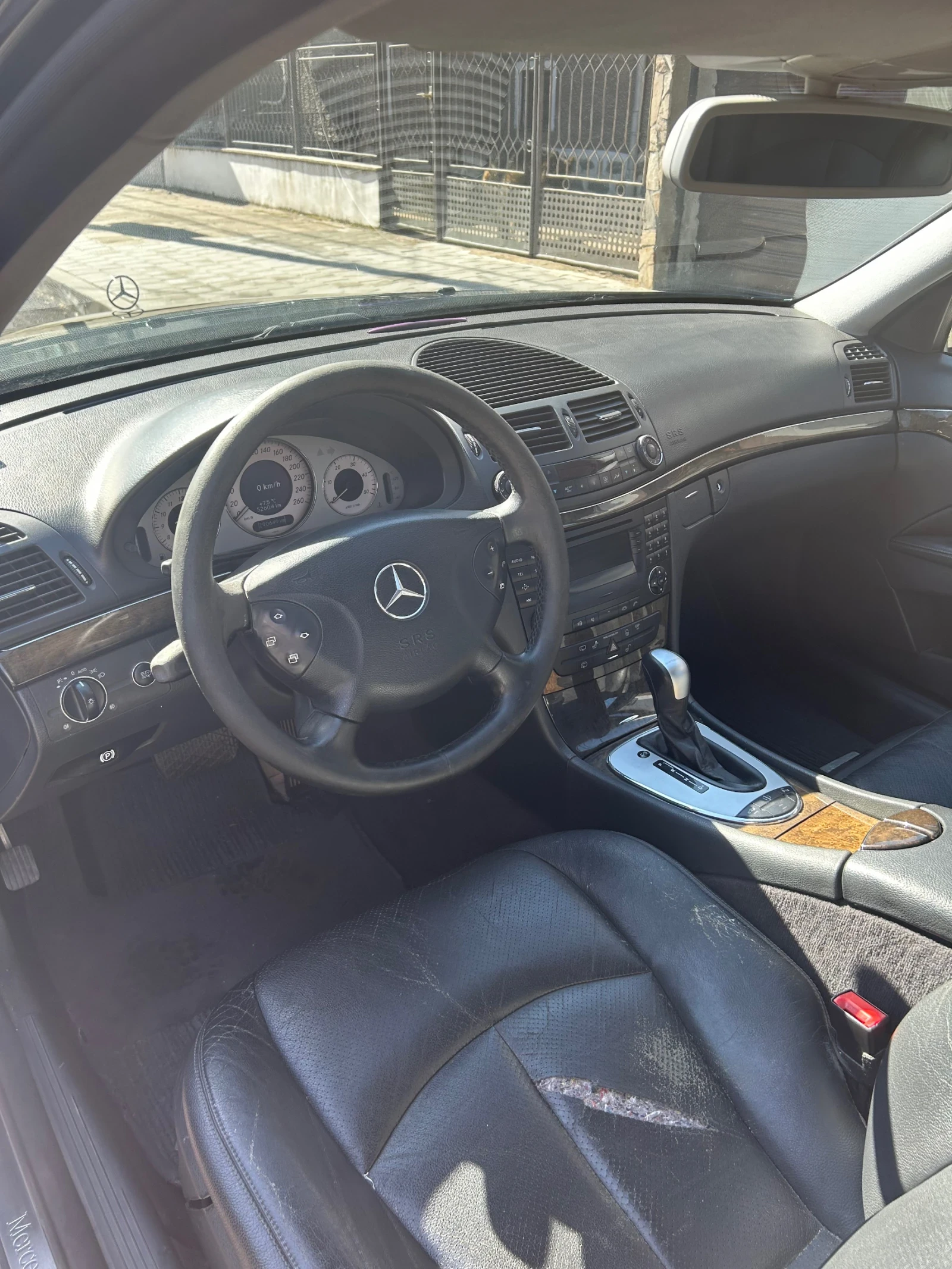 Mercedes-Benz E 320, снимка 12 - Автомобили и джипове - 53746006