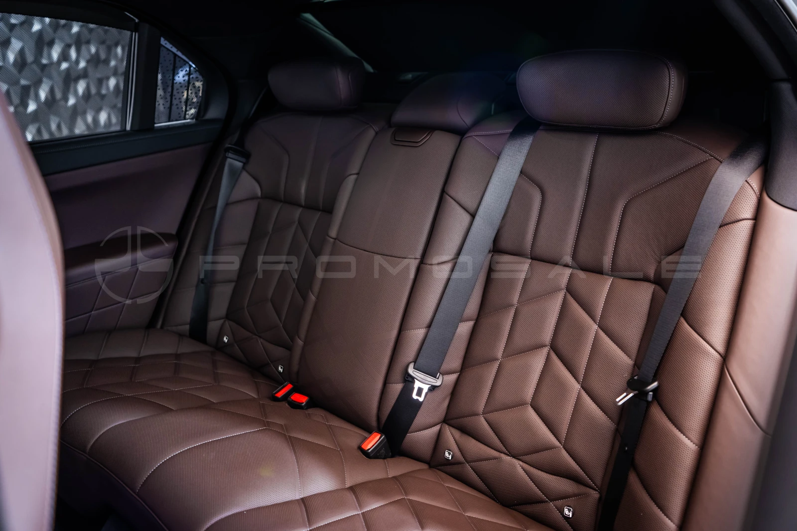 BMW 750 e xDrive Hybrid* Pano* Bowers&Wilkins, снимка 15 - Автомобили и джипове - 53856777