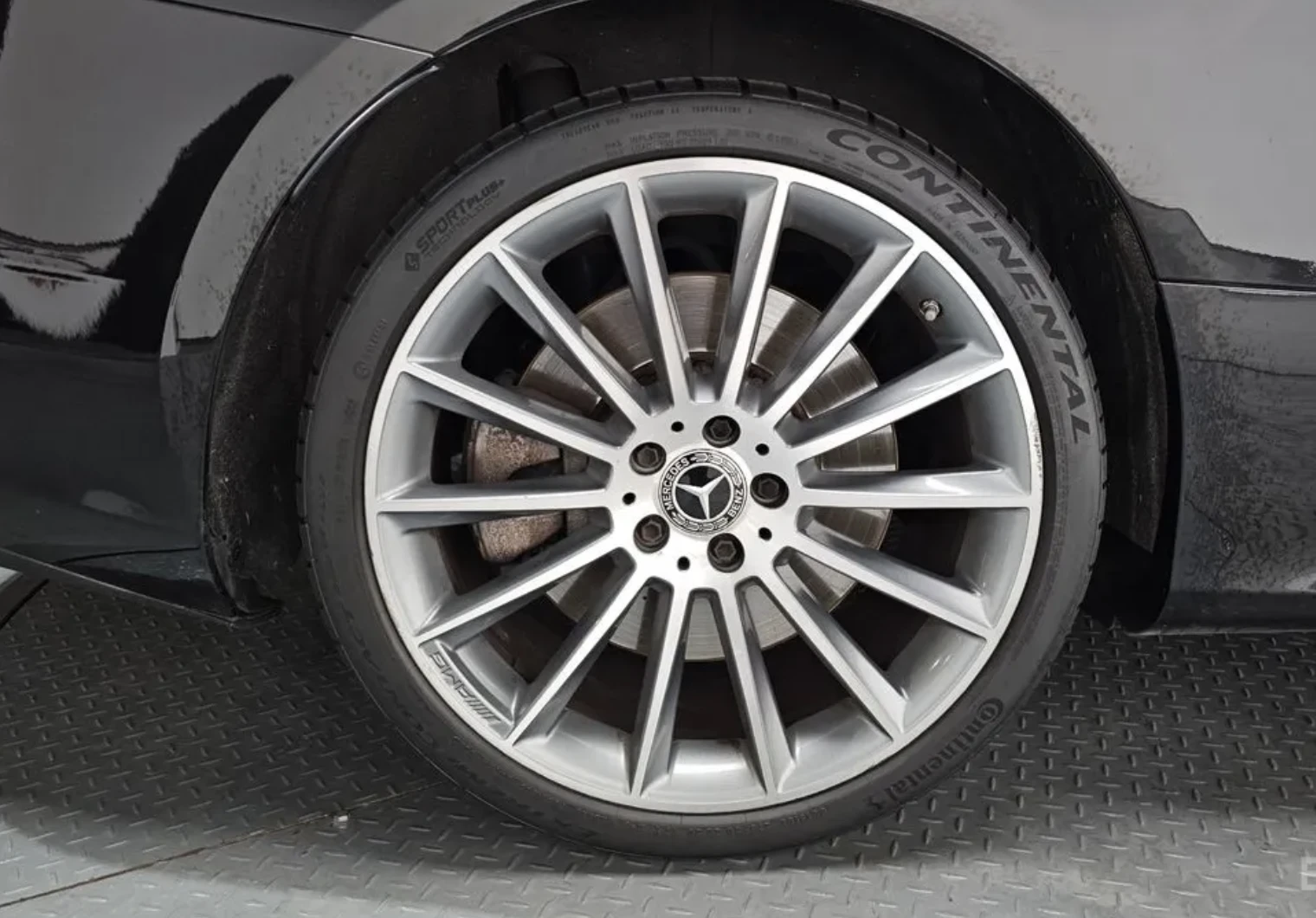 Mercedes-Benz E 450 4MATIC* КОжа* Подгрев* Кейлес* HEAD UP* BURMASTER*, снимка 5 - Автомобили и джипове - 54034423