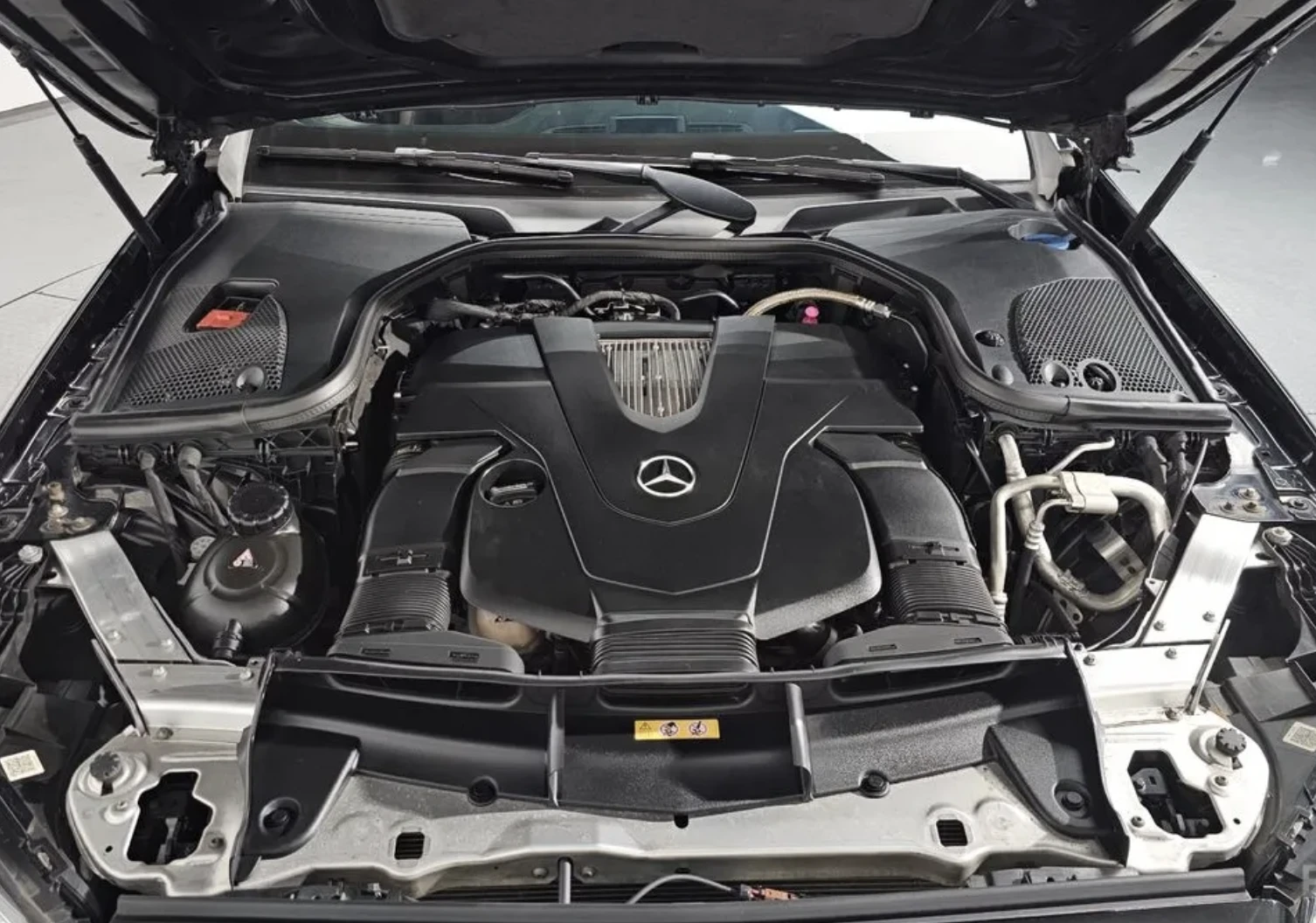 Mercedes-Benz E 450 4MATIC* КОжа* Подгрев* Кейлес* HEAD UP* BURMASTER*, снимка 6 - Автомобили и джипове - 54034423