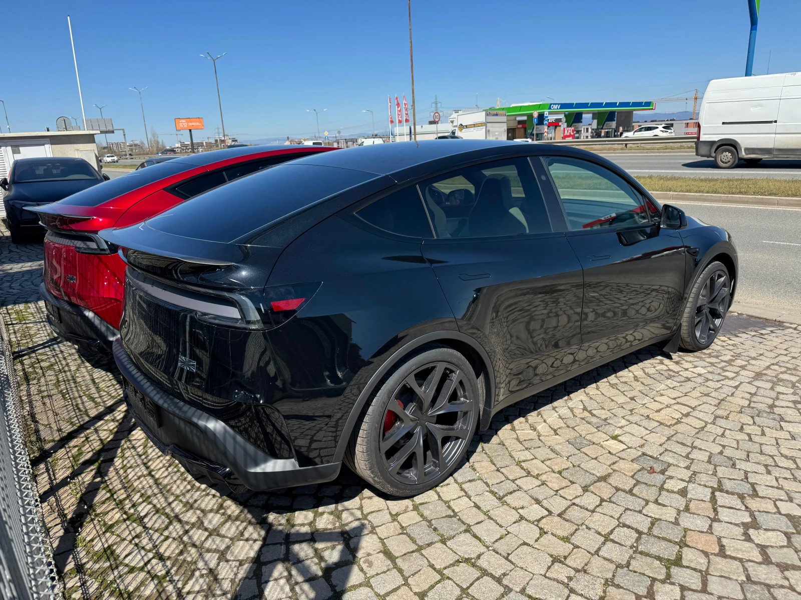 Tesla Model Y PERFOMANCE - 2026, снимка 4 - Автомобили и джипове - 54040131