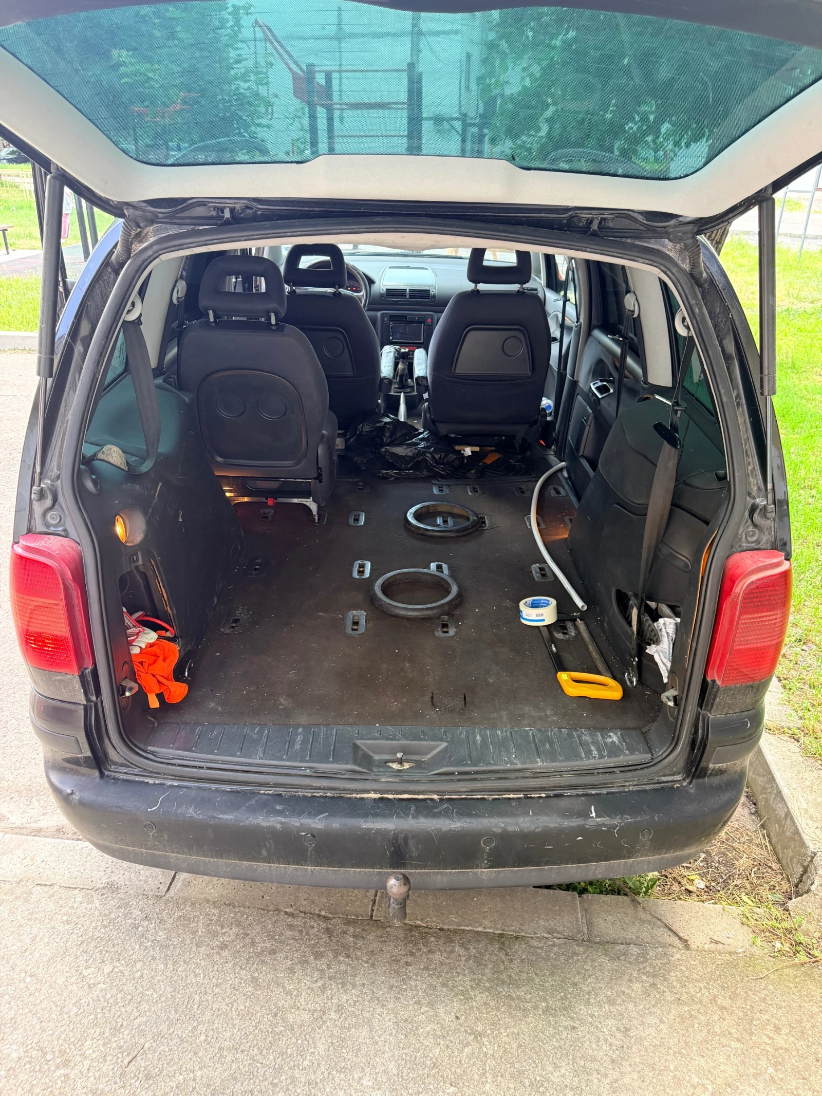 Seat Alhambra 1.9tdi, снимка 9 - Автомобили и джипове - 54760765