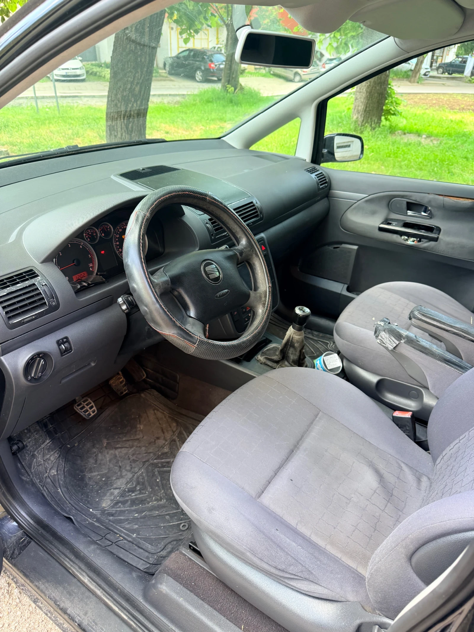 Seat Alhambra 1.9tdi, снимка 11 - Автомобили и джипове - 54760765