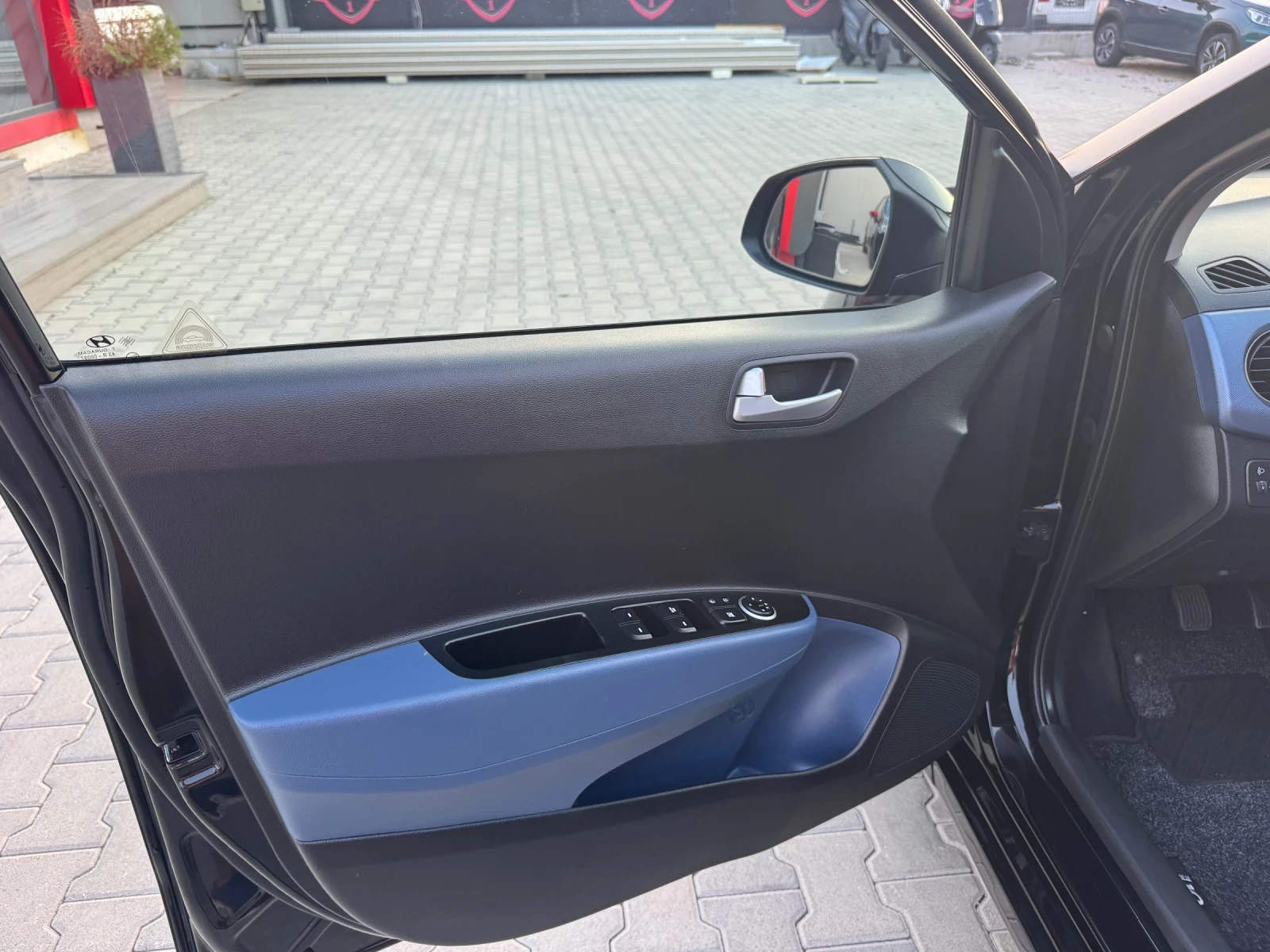 Hyundai I10 NAVI CAR PLAY, снимка 9 - Автомобили и джипове - 55221309